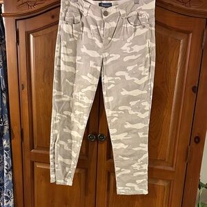 Democracy Camouflage Straight Leg Pants - Gray and White